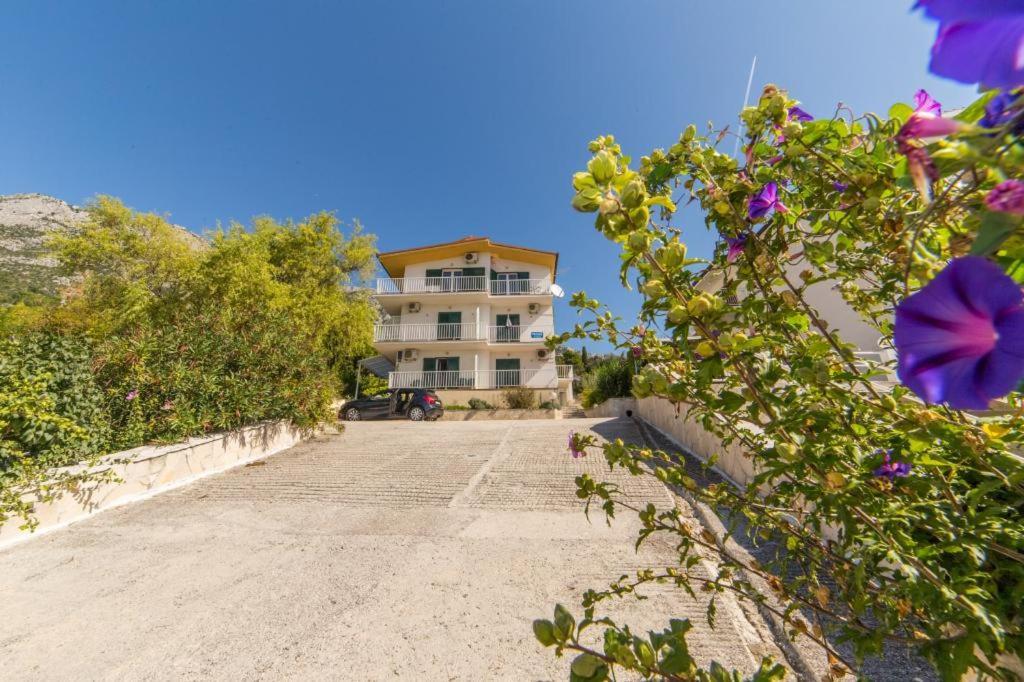 Apartments Slavena Carnac Ngoại thất bức ảnh